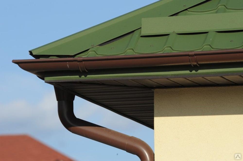 Как правильно выбрать и установить водосток для крыши